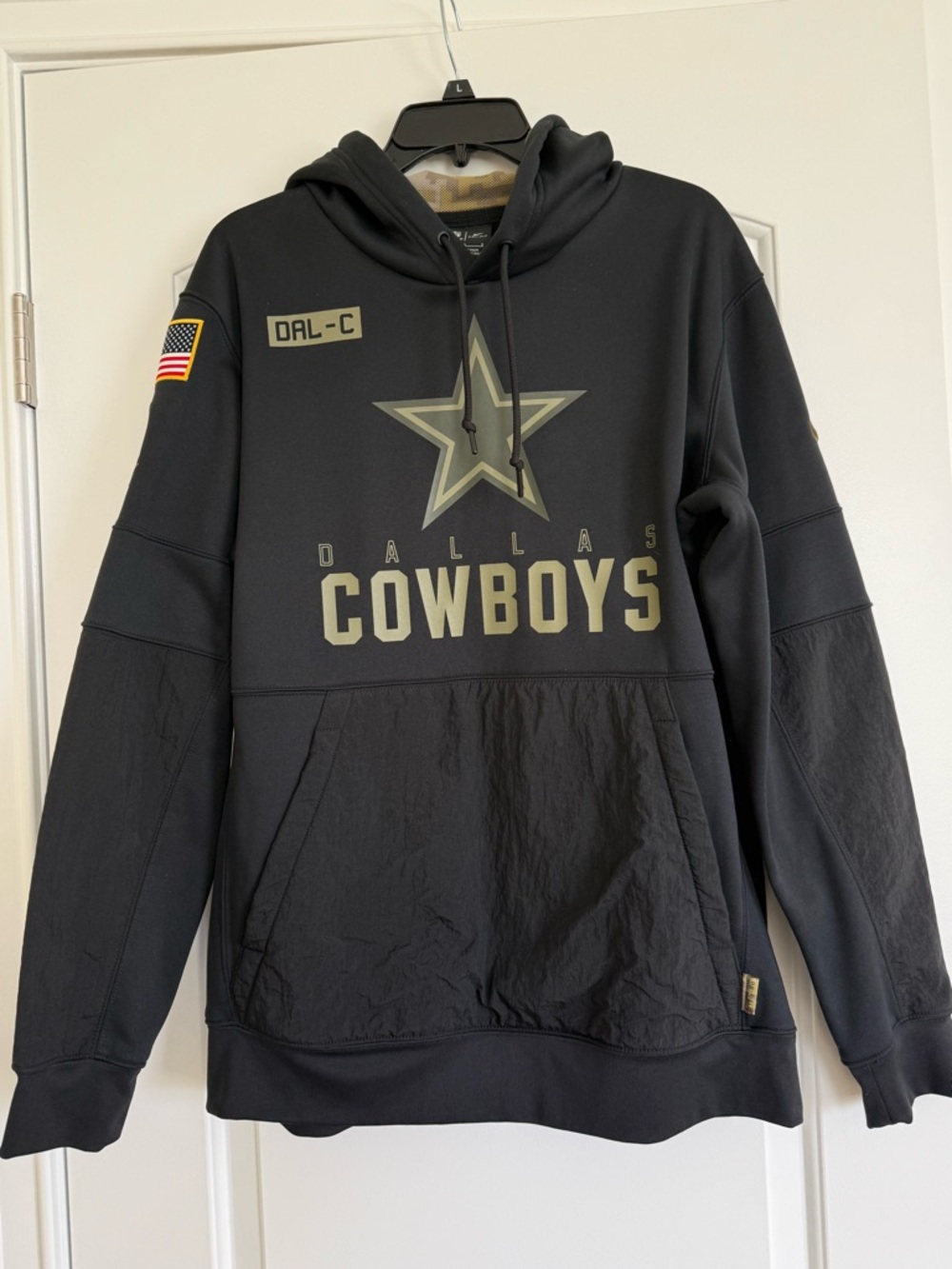 NFL Men’s Black Cowboys Salute to Service Hoodie
